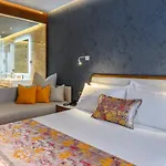 Chic Boutique ホテル 4*