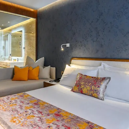 Chic Boutique Hotell 4*