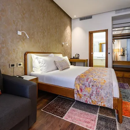 Chic Boutique 4*