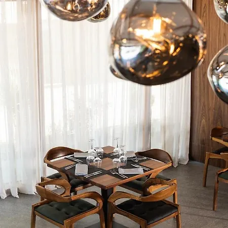 Chic Boutique Hotel 4*