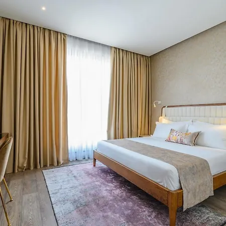 Chic Boutique Hotel 4*