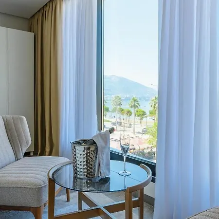 Chic Boutique Hotel 4*