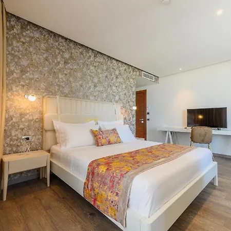 Chic Boutique Hotell 4*