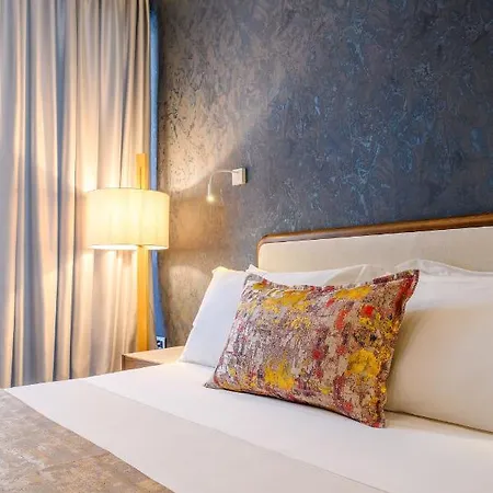 Chic Boutique Hotel 4*