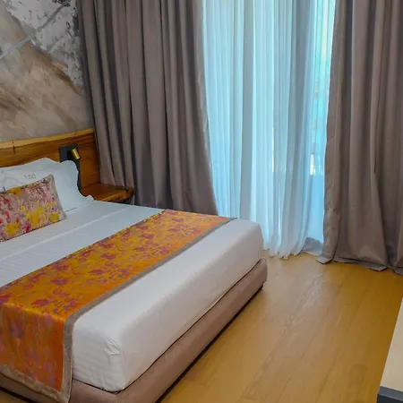 Chic Boutique 4*