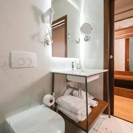 Chic Boutique 4* Vlorë