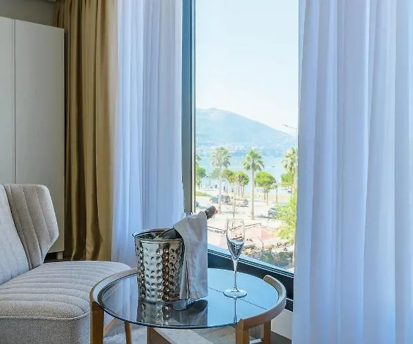 Chic Boutique Hotel 4*